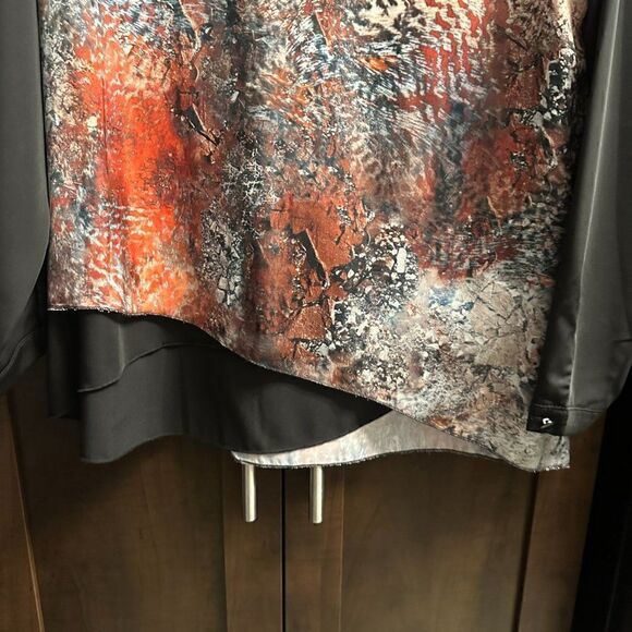 EUC Black with Asymmetrical hem, made in Italy size 38 - Picture 4 of 6